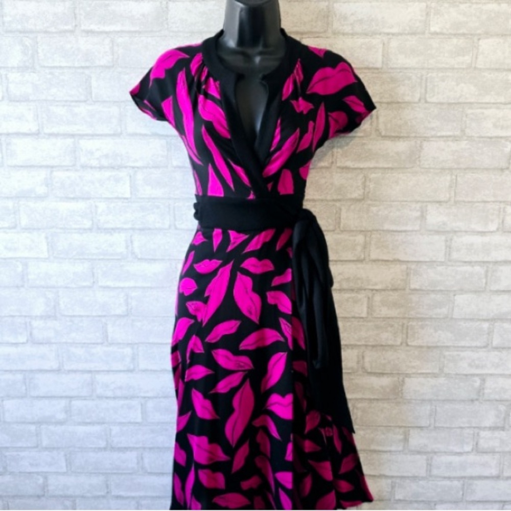 Diane Von Furstenberg Svetlana Silk Wrap Mini Dress - Iconic Hot Pink Lips
